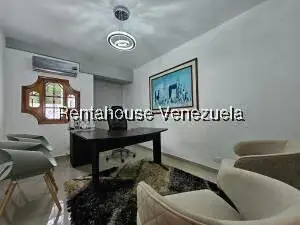 Casa (Multipes Niveles) en Venta en Cumbres de Curumo, Distrito Metropolitano - 32