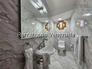 Casa (Multipes Niveles) en Venta en Cumbres de Curumo, Distrito Metropolitano - 34