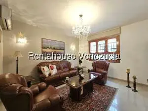 Casa (Multipes Niveles) en Venta en Cumbres de Curumo, Distrito Metropolitano - 35