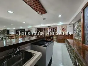Casa (Multipes Niveles) en Venta en Cumbres de Curumo, Distrito Metropolitano - 62