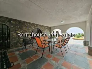 Casa (Multipes Niveles) en Venta en Cumbres de Curumo, Distrito Metropolitano - 84