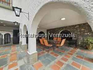 Casa (Multipes Niveles) en Venta en Cumbres de Curumo, Distrito Metropolitano - 85
