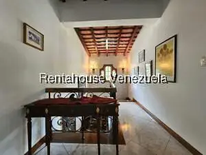 Casa (Multipes Niveles) en Venta en Cumbres de Curumo, Distrito Metropolitano - 91