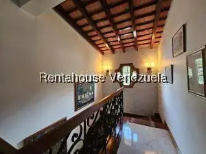 Casa (Multipes Niveles) en Venta en Cumbres de Curumo, Distrito Metropolitano - 92