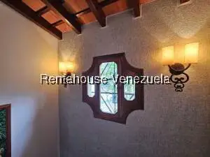 Casa (Multipes Niveles) en Venta en Cumbres de Curumo, Distrito Metropolitano - 94