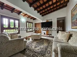 Casa (Multipes Niveles) en Venta en Cumbres de Curumo, Distrito Metropolitano - 96