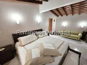 Casa (Multipes Niveles) en Venta en Cumbres de Curumo, Distrito Metropolitano - 97