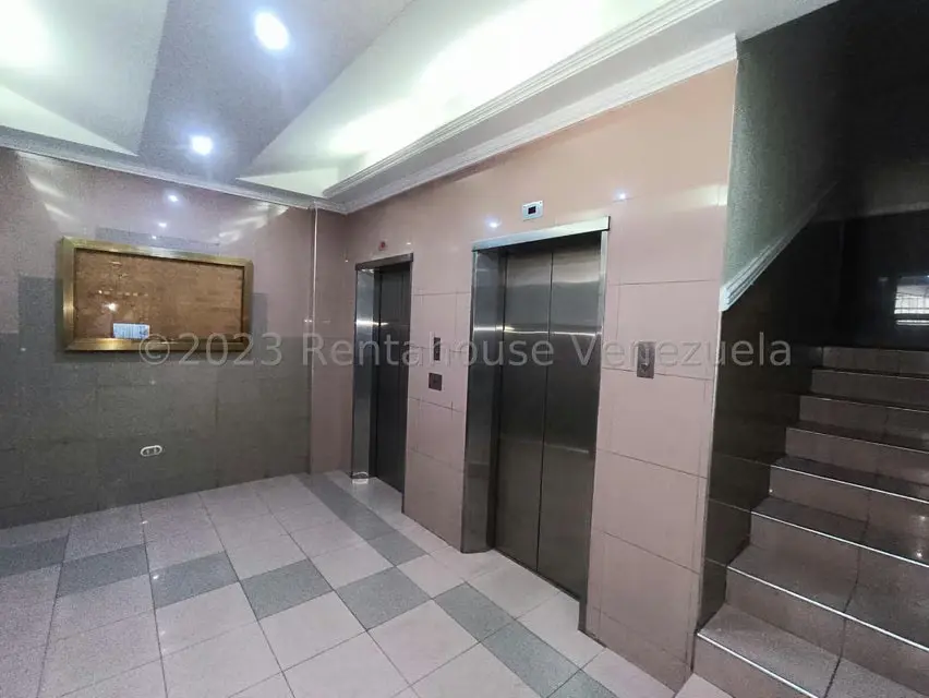 Apartamento (1 Nivel) en Venta en Avenida Victoria, Aragua - 2