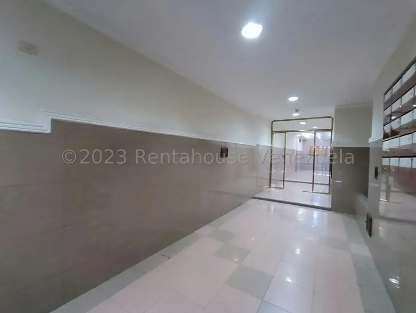 Apartamento (1 Nivel) en Venta en Avenida Victoria, Aragua - 3