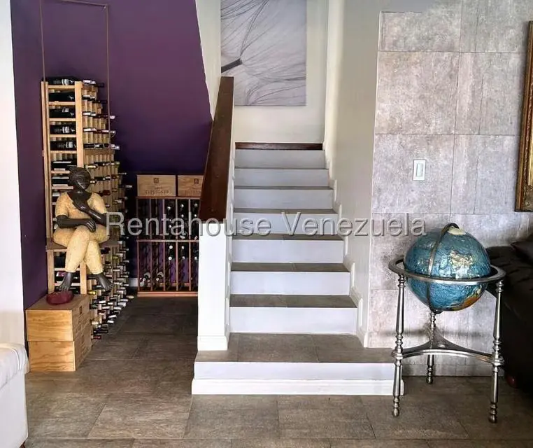 Casa (Multipes Niveles) en Venta en Macaracuay, Distrito Metropolitano - 2
