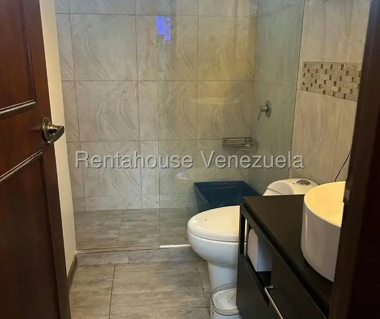 Casa (Multipes Niveles) en Venta en Macaracuay, Distrito Metropolitano - 21