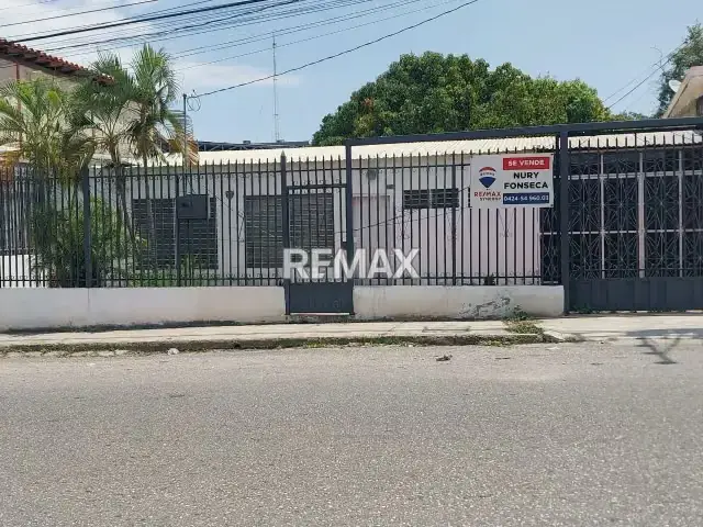 Casa Comercial en Alquiler Urbanización la Mata - Cabudare