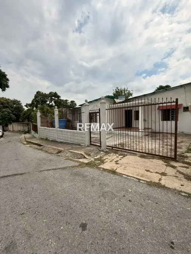 EN VENTA CASA EN EL LIMON UBICADA EN LA CALLE ANZOATEGUI