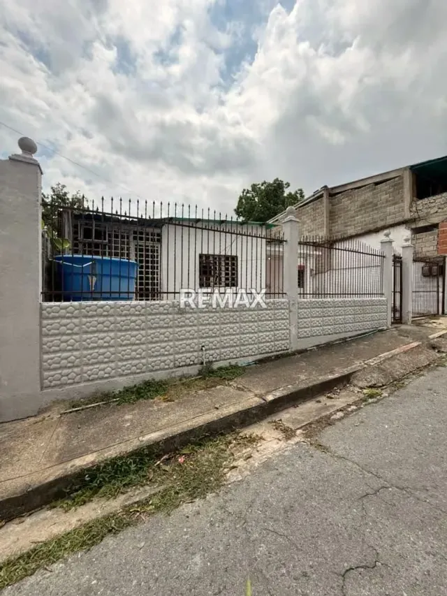 EN VENTA CASA EN EL LIMON UBICADA EN LA CALLE ANZOATEGUI - 3