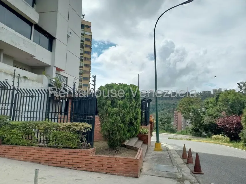 Apartamento (Duplex) en Alquiler en Guaicay, Distrito Metropolitano - 2