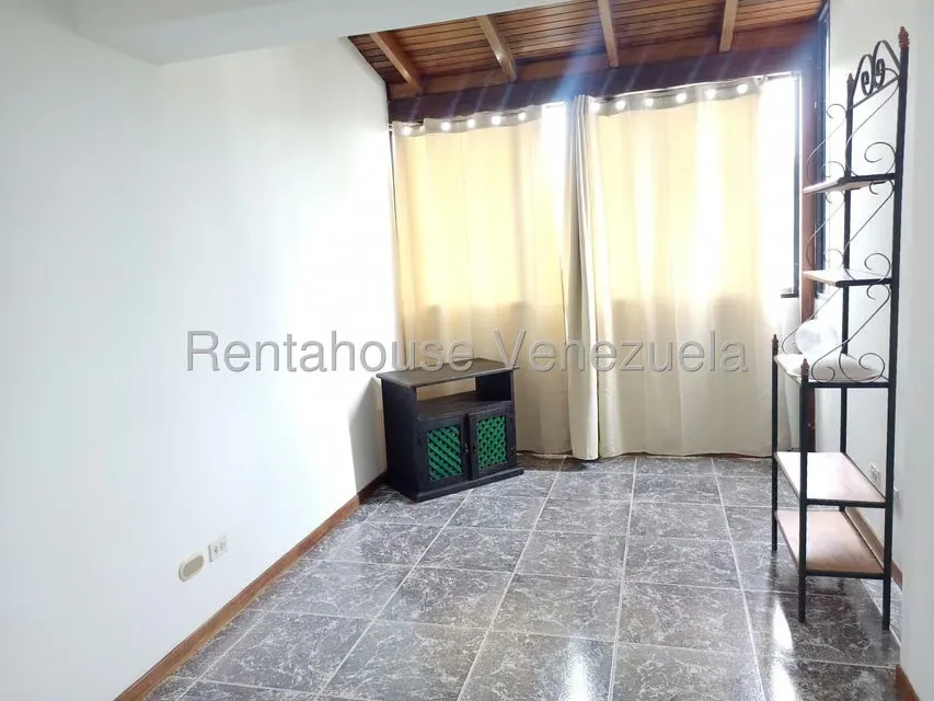 Apartamento (Duplex) en Alquiler en Guaicay, Distrito Metropolitano - 26