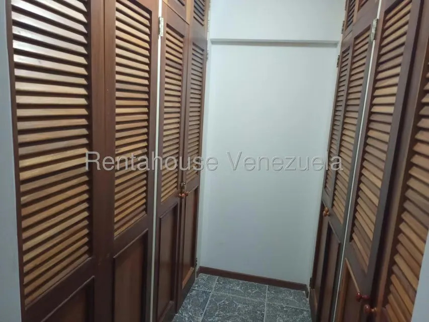 Apartamento (Duplex) en Alquiler en Guaicay, Distrito Metropolitano - 32
