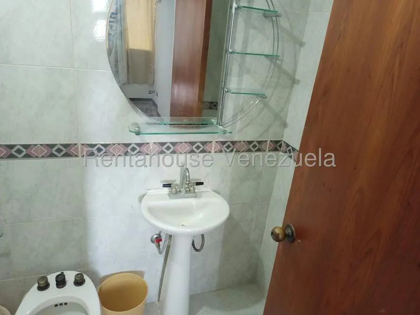 Apartamento (Duplex) en Alquiler en Guaicay, Distrito Metropolitano - 34