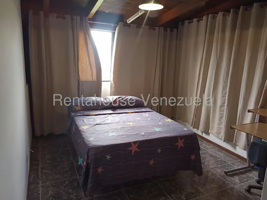 Apartamento (Duplex) en Alquiler en Guaicay, Distrito Metropolitano - 35