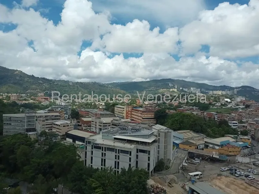 Apartamento (Duplex) en Alquiler en Guaicay, Distrito Metropolitano - 37