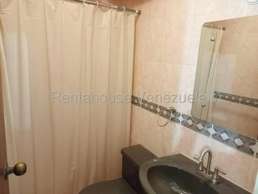 Apartamento (Duplex) en Alquiler en Guaicay, Distrito Metropolitano - 43