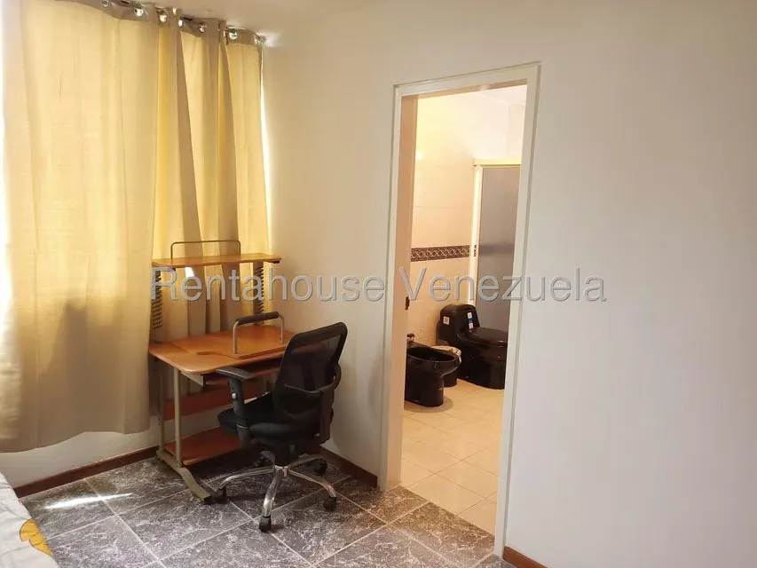 Apartamento (Duplex) en Alquiler en Guaicay, Distrito Metropolitano - 45