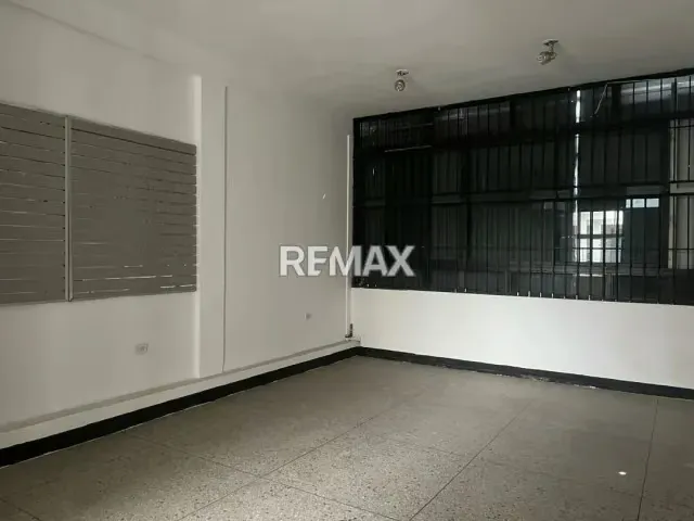 Local Comercial N° 18 en Alquiler Avenida Andres Bello entre Carreras 21 y 22 Zona Centro-Barquisimeto - 3