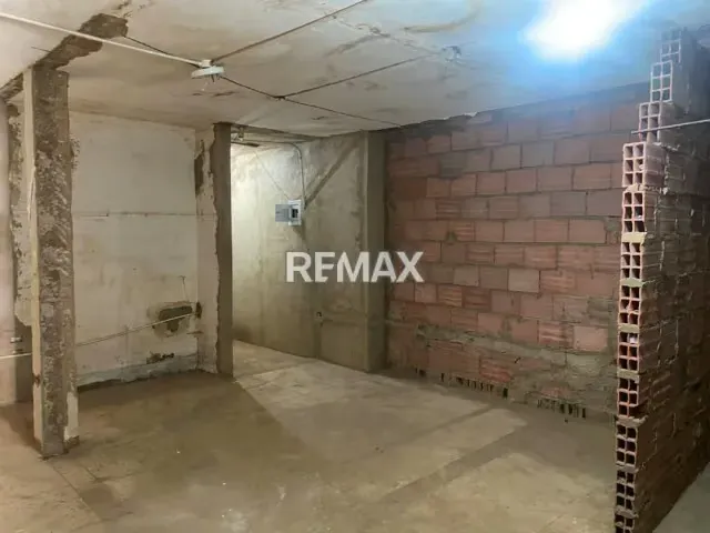 LOCAL EN VENTA EN ZONA NORTE Av. Principal La Trinidad - 9