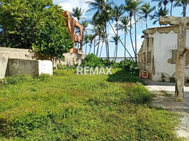 VENDE TERRENO DE 952,34 M2 A ORILLA DE MAR SECTOR ARAGUITA TUCACAS.