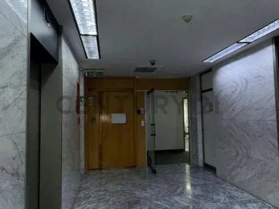 CUBÍCULO PARA CONSULTORIO EN TORRE CAVENDES – CHACAO - 5