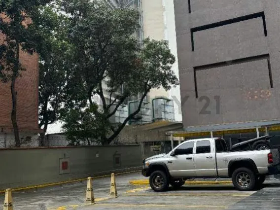 CUBÍCULO PARA CONSULTORIO EN TORRE CAVENDES – CHACAO - 10