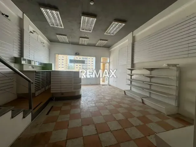 SE VENDE LOCAL COMERCIAL EN NUEVA BARCELONA - 3