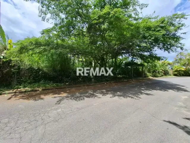 Excelente Parcela en Venta en la Urb.La Lagunita Country Club.