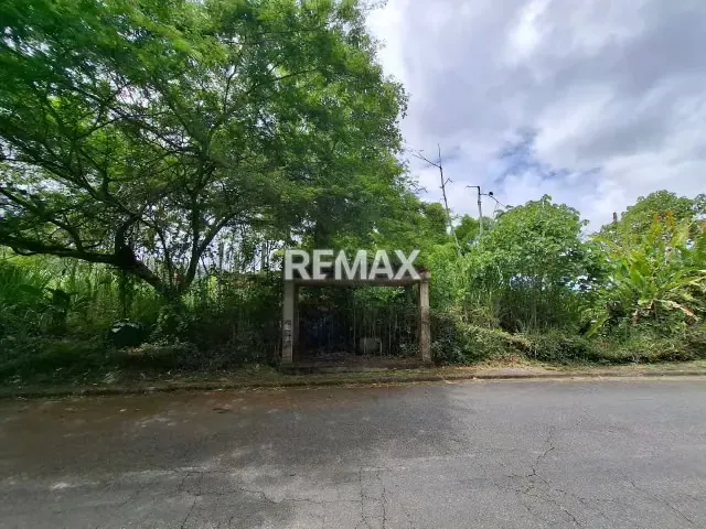 Excelente Parcela en Venta en la Urb.La Lagunita Country Club. - 2
