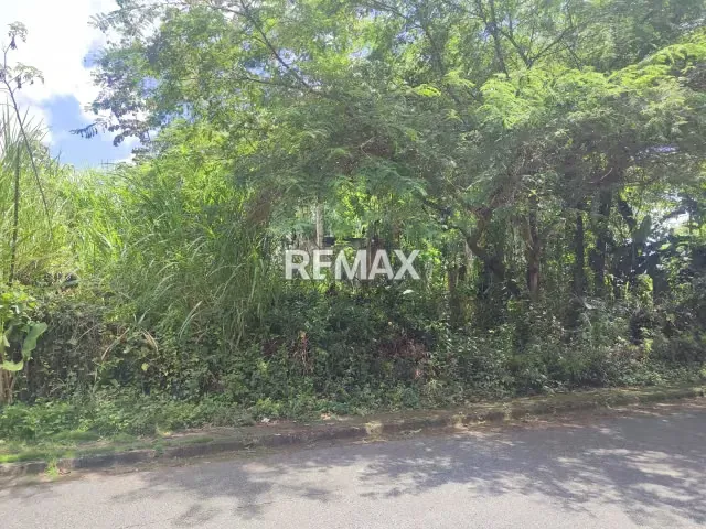Excelente Parcela en Venta en la Urb.La Lagunita Country Club. - 4
