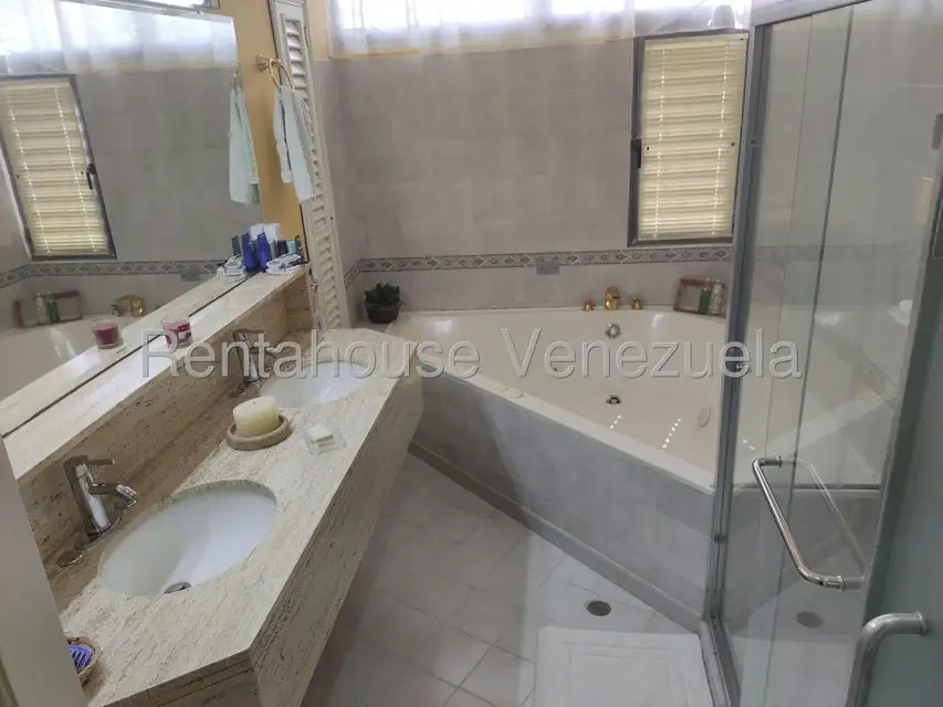 Casa (Duplex) en Venta en Cumboto, Carabobo - 35