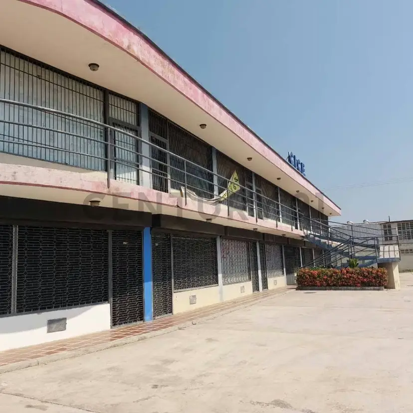 Local en venta / zona Industrial de Santa Cruz