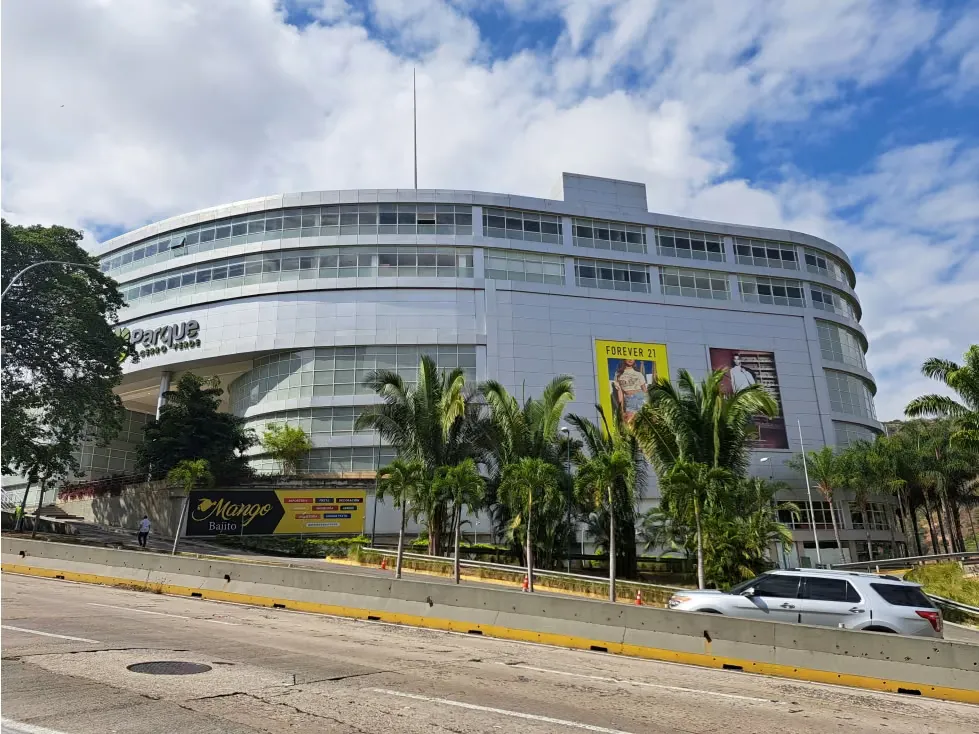 Vendo local comercial 147m2 CC Parque Cerro Verde 0356 - 2