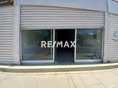 Se Alquila Lindo Local en Excelente Zona Comercial