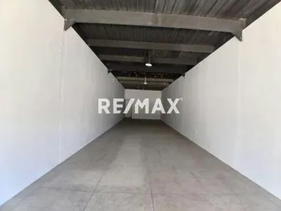 Se Alquila Lindo Local en Excelente Zona Comercial - 2