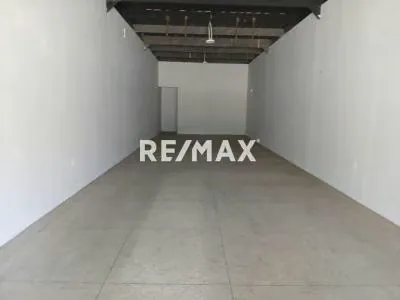 Se Alquila Lindo Local en Excelente Zona Comercial - 3