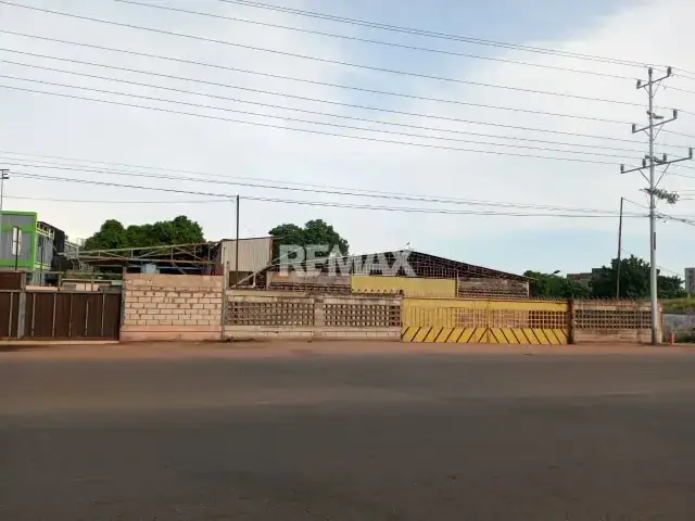 GALPÓN EN VENTA LA COROMOTO AVENIDA PRINCIPAL A LA CAÑADA