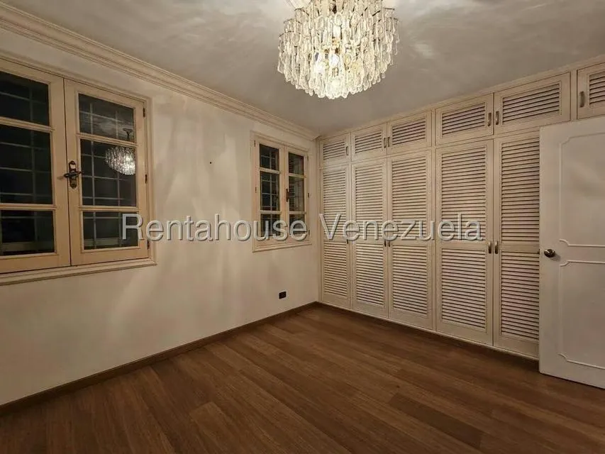 Casa (Duplex) en Venta en Lomas de La Lagunita, Distrito Metropolitano - 23