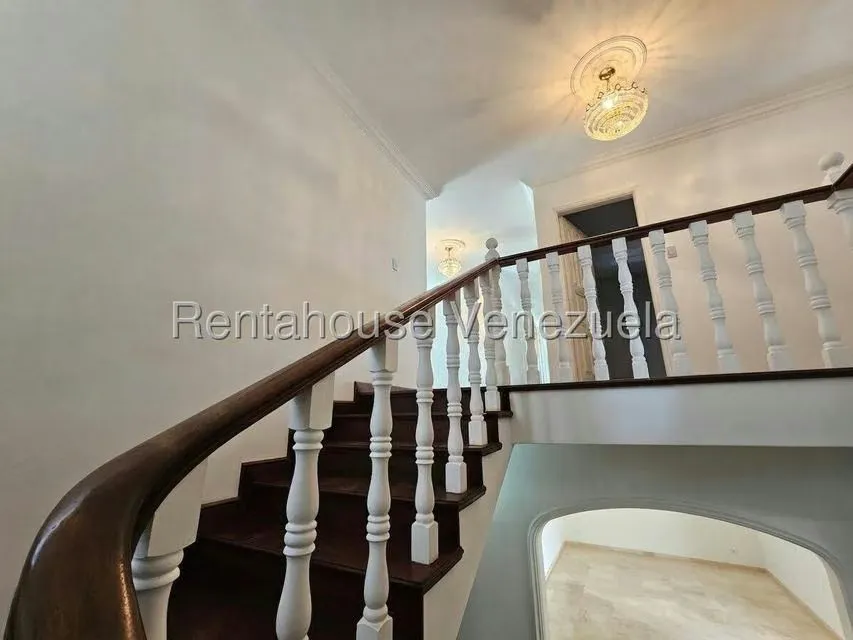 Casa (Duplex) en Venta en Lomas de La Lagunita, Distrito Metropolitano - 30
