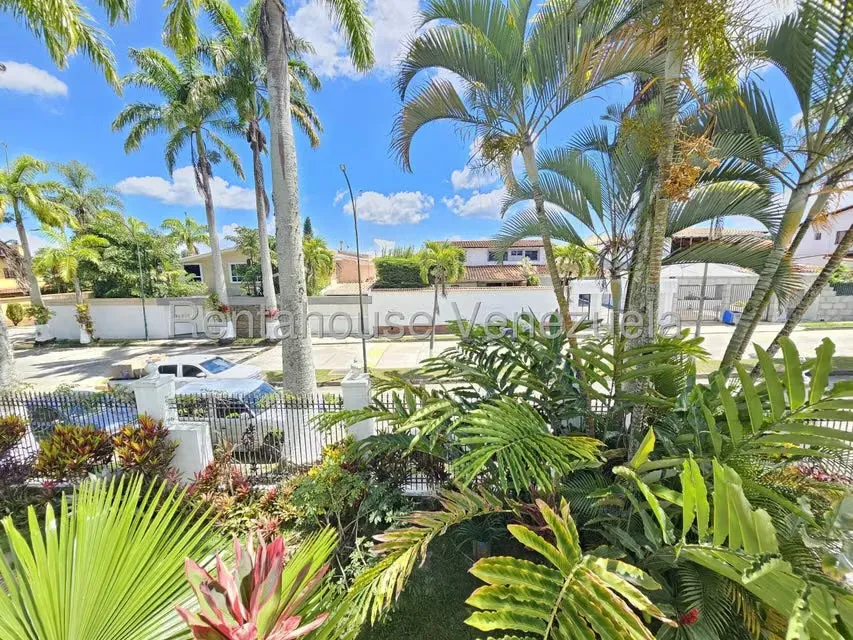 Casa (Duplex) en Venta en Lomas de La Lagunita, Distrito Metropolitano - 36