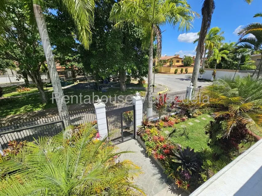 Casa (Duplex) en Venta en Lomas de La Lagunita, Distrito Metropolitano - 38