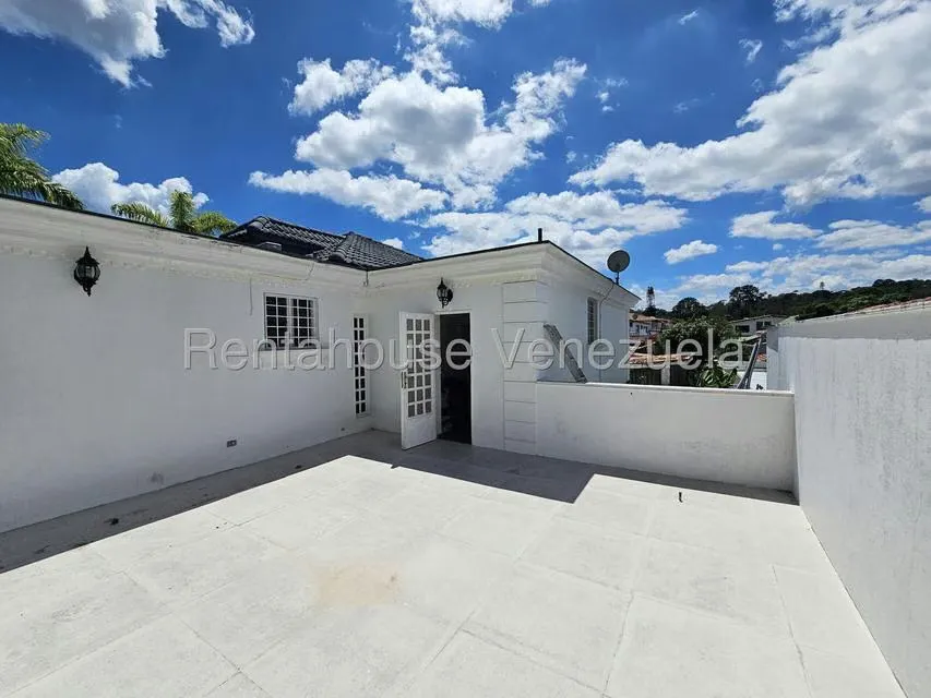 Casa (Duplex) en Venta en Lomas de La Lagunita, Distrito Metropolitano - 41
