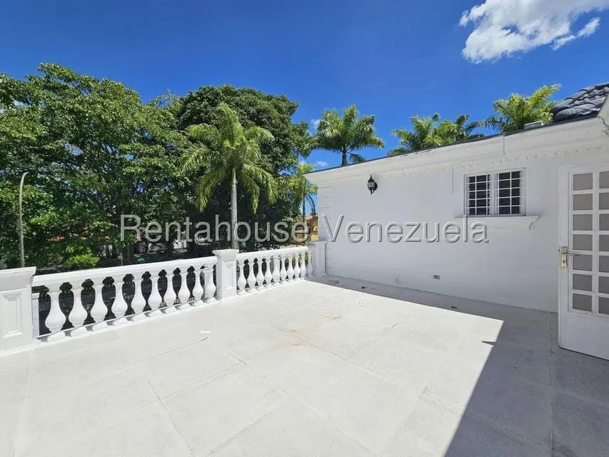 Casa (Duplex) en Venta en Lomas de La Lagunita, Distrito Metropolitano - 42