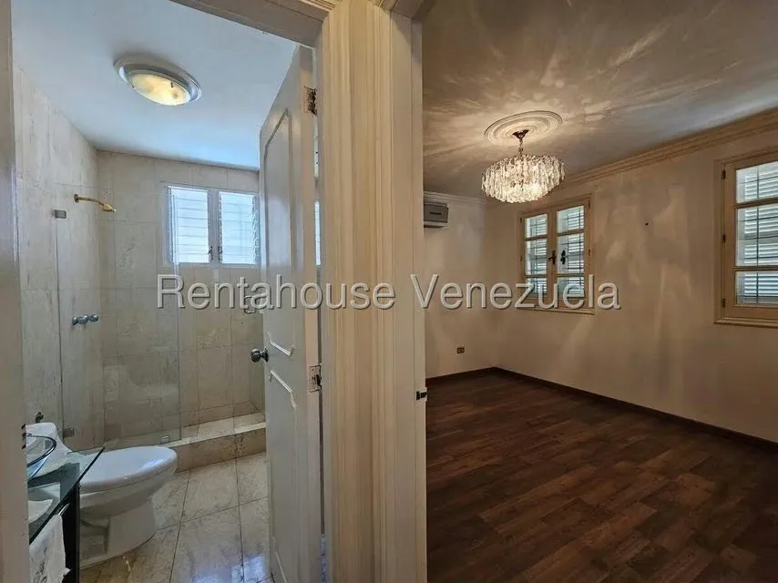Casa (Duplex) en Venta en Lomas de La Lagunita, Distrito Metropolitano - 47