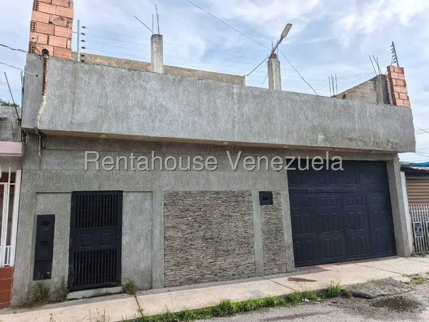 Casa (Duplex) en Venta en Centro, Lara - 2